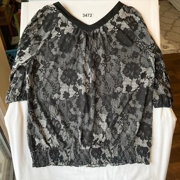 Faded Glory Women Half Sleeve V-neck Floral Blouse size XL (16W), Black & Gray - Picture 6 of 6